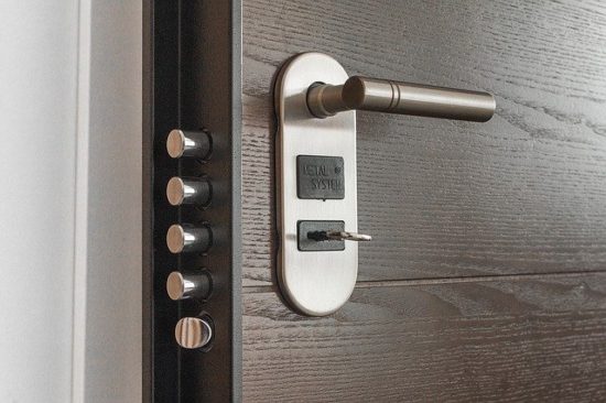 how-to-lock-a-bedroom-door-from-the-outside-without-a-key-tool-trip